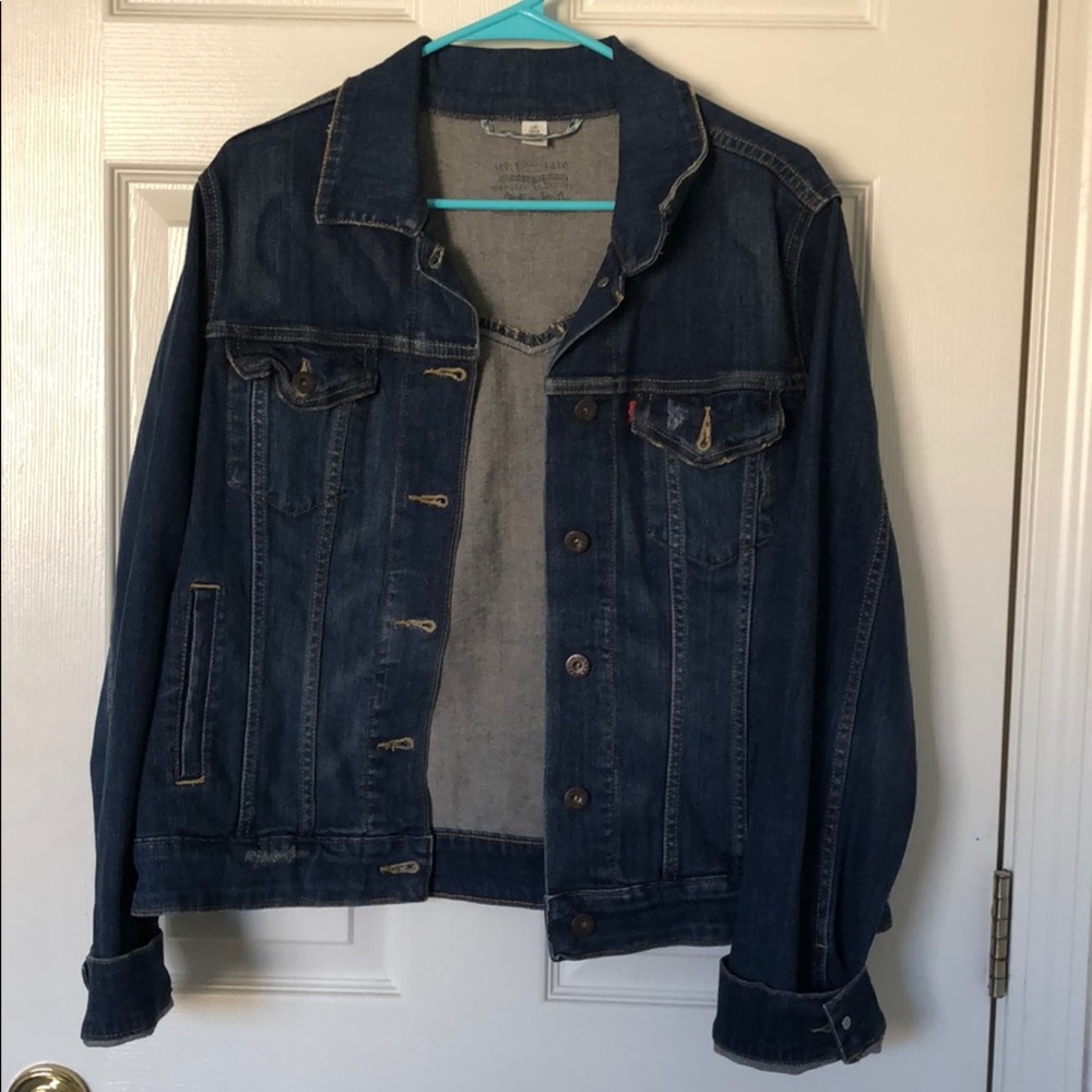 Dark Levi’s jean jacket size Large